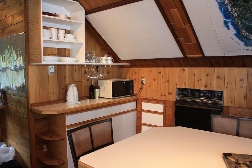 Orca Lodge Sointula Екстериор снимка
