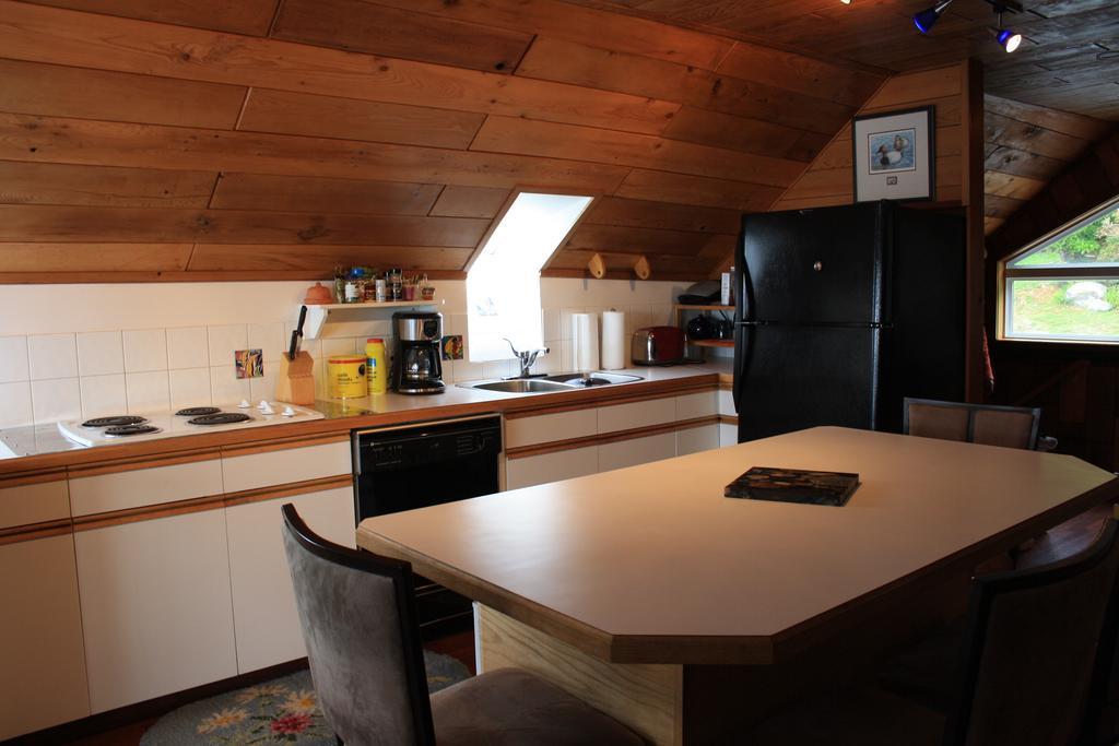 Orca Lodge Sointula Екстериор снимка