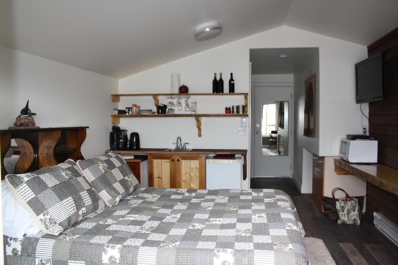 Orca Lodge Sointula Екстериор снимка