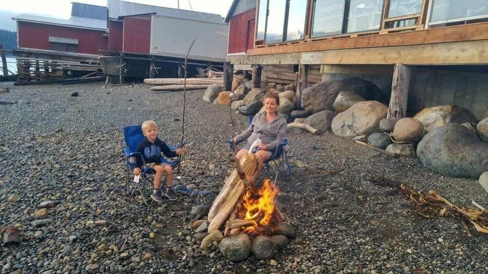Orca Lodge Sointula Екстериор снимка