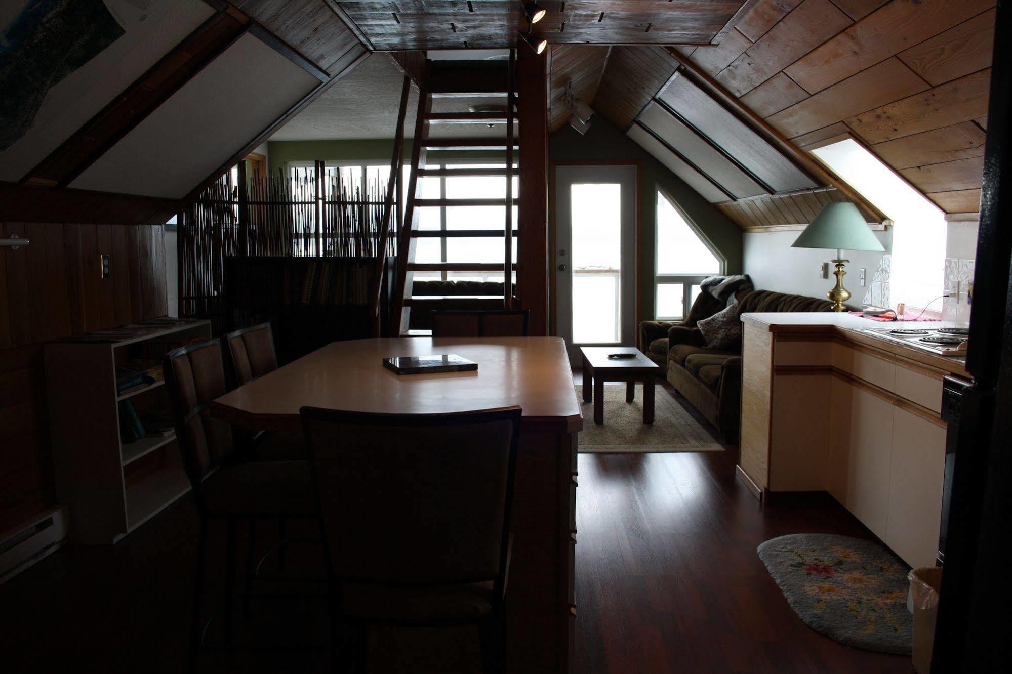Orca Lodge Sointula Екстериор снимка